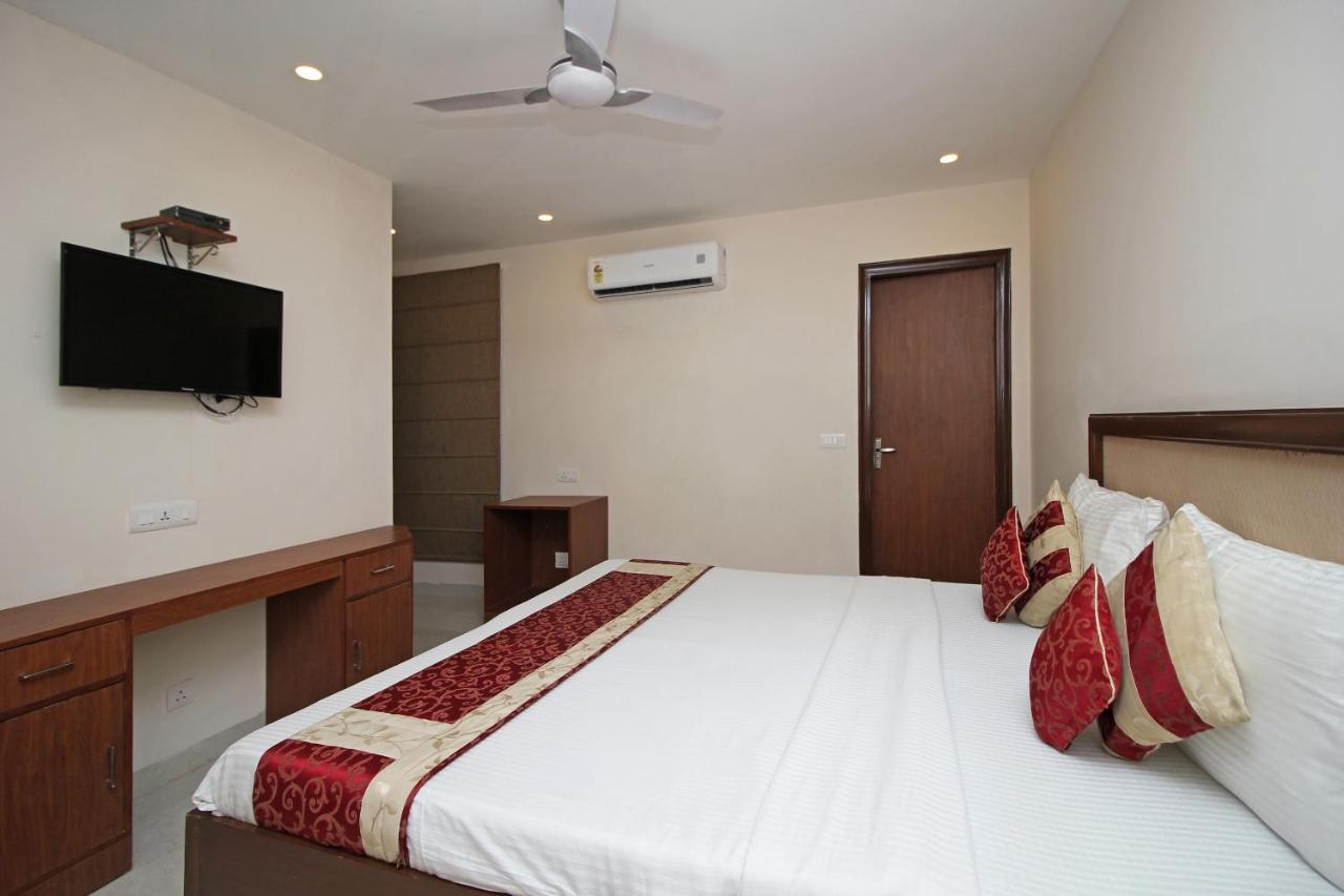Oyo Hotel Blu Pebbles Near Delhi Airport New Delhi Buitenkant foto